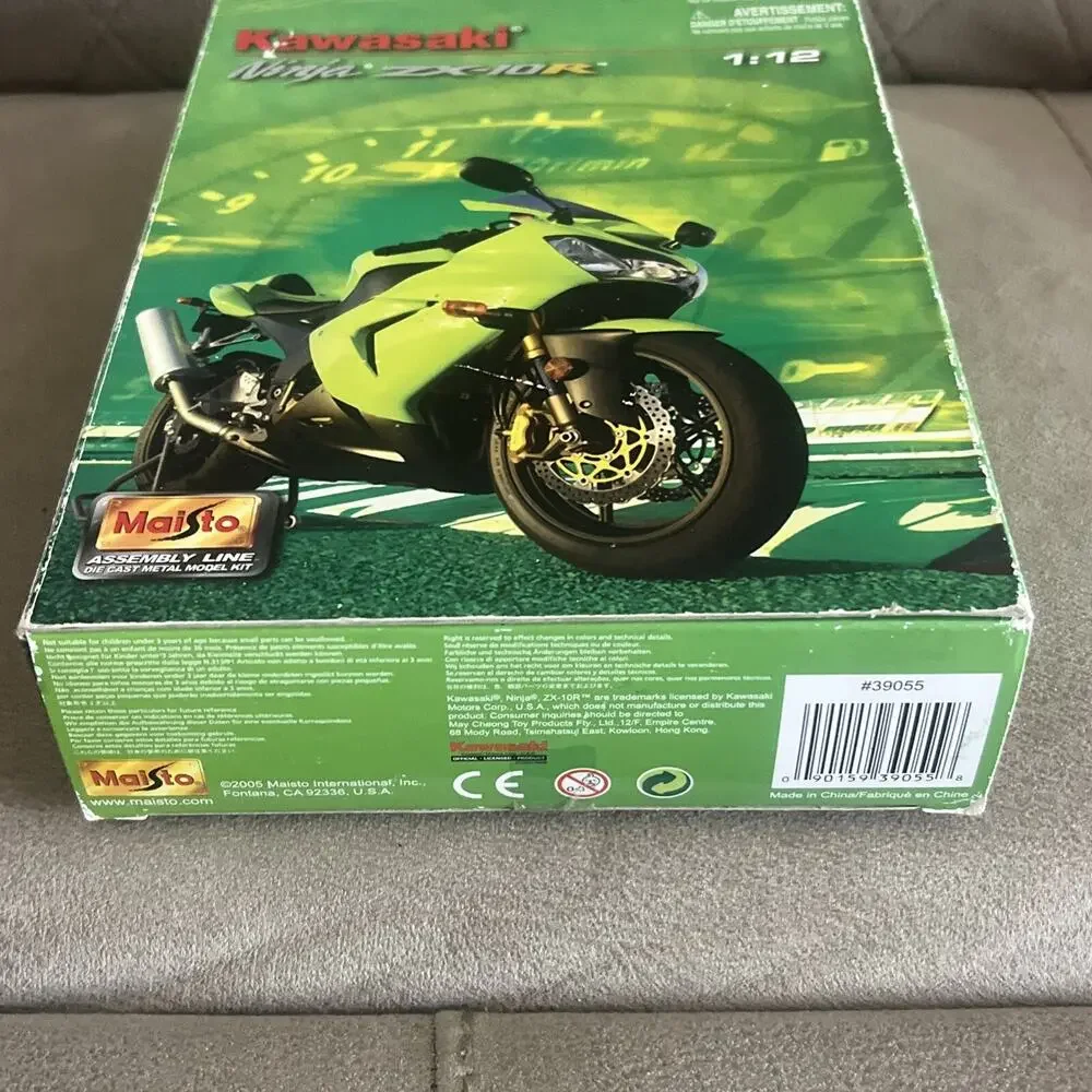 MAISTO 2005 KAWASAKI NINJA ZX-10R Black 1/12 :DIECAST KIT #39055